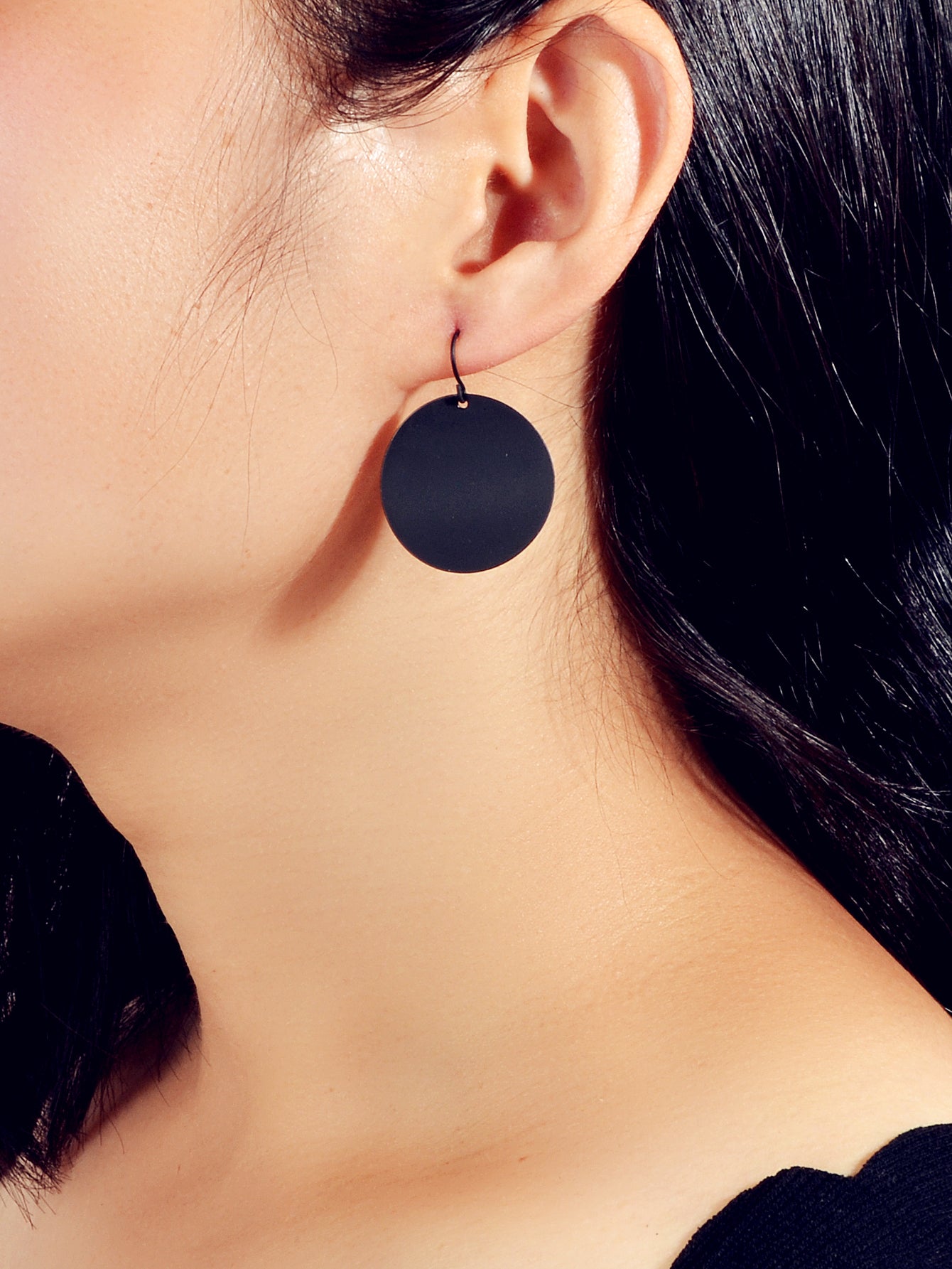 Metal deals earrings round