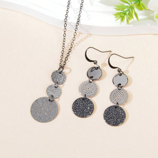 Long Chain Necklace with Black Circular Pendant Earrings Set - Stylish Accessory