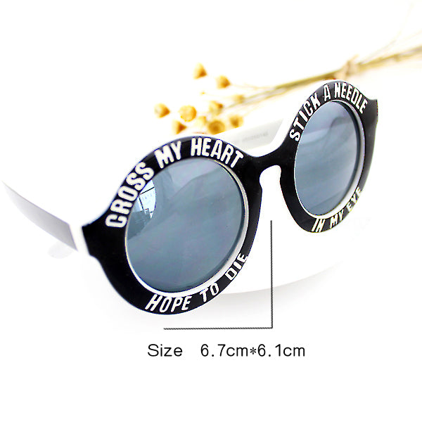 Stylish Black Sunglasses with Letter Print Fashionable Eyewear with Case