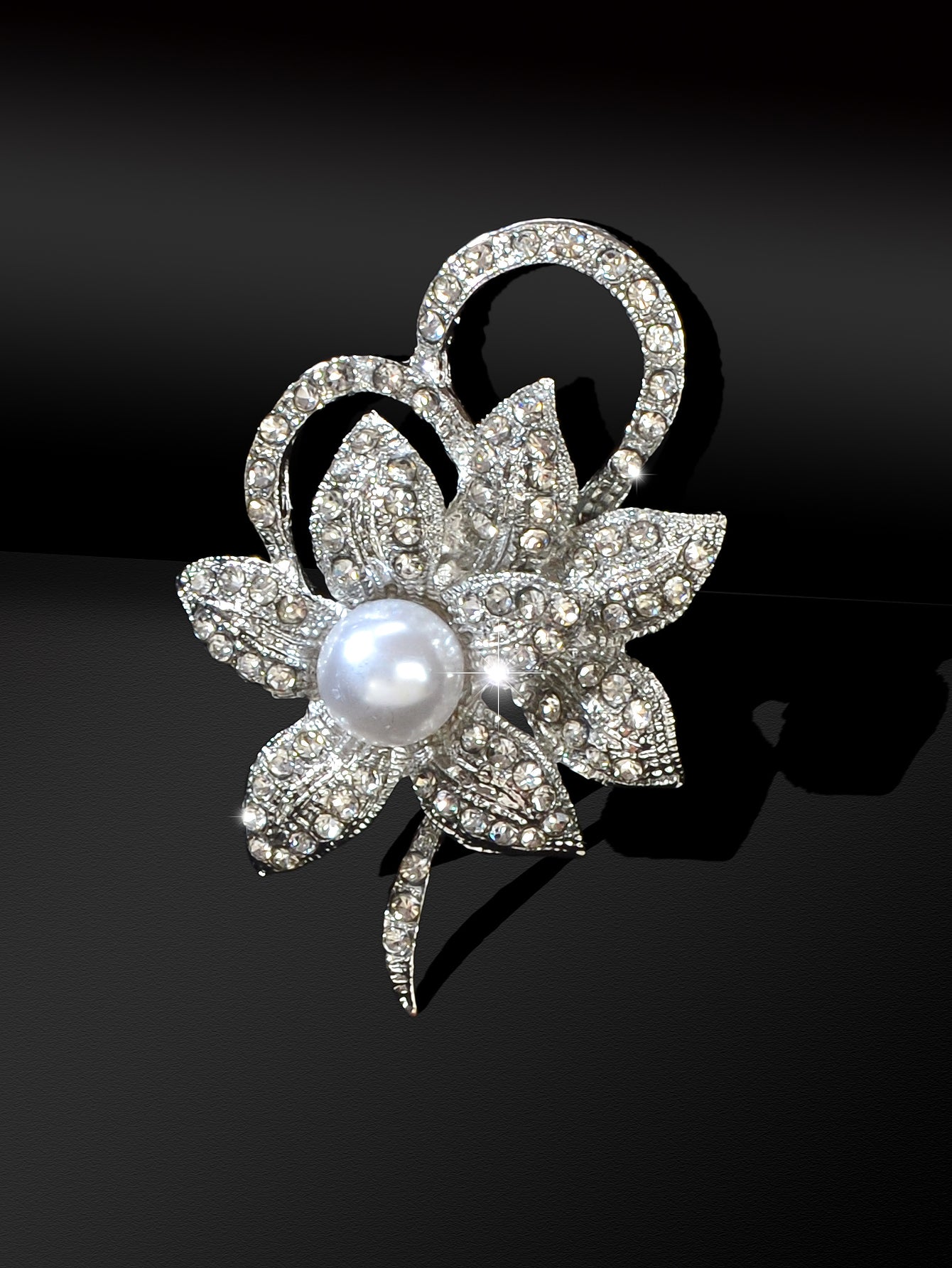 Luxurious Women Rhinestone Pearl Decor Silver Flower Bouquet Brooch Shawl Pin