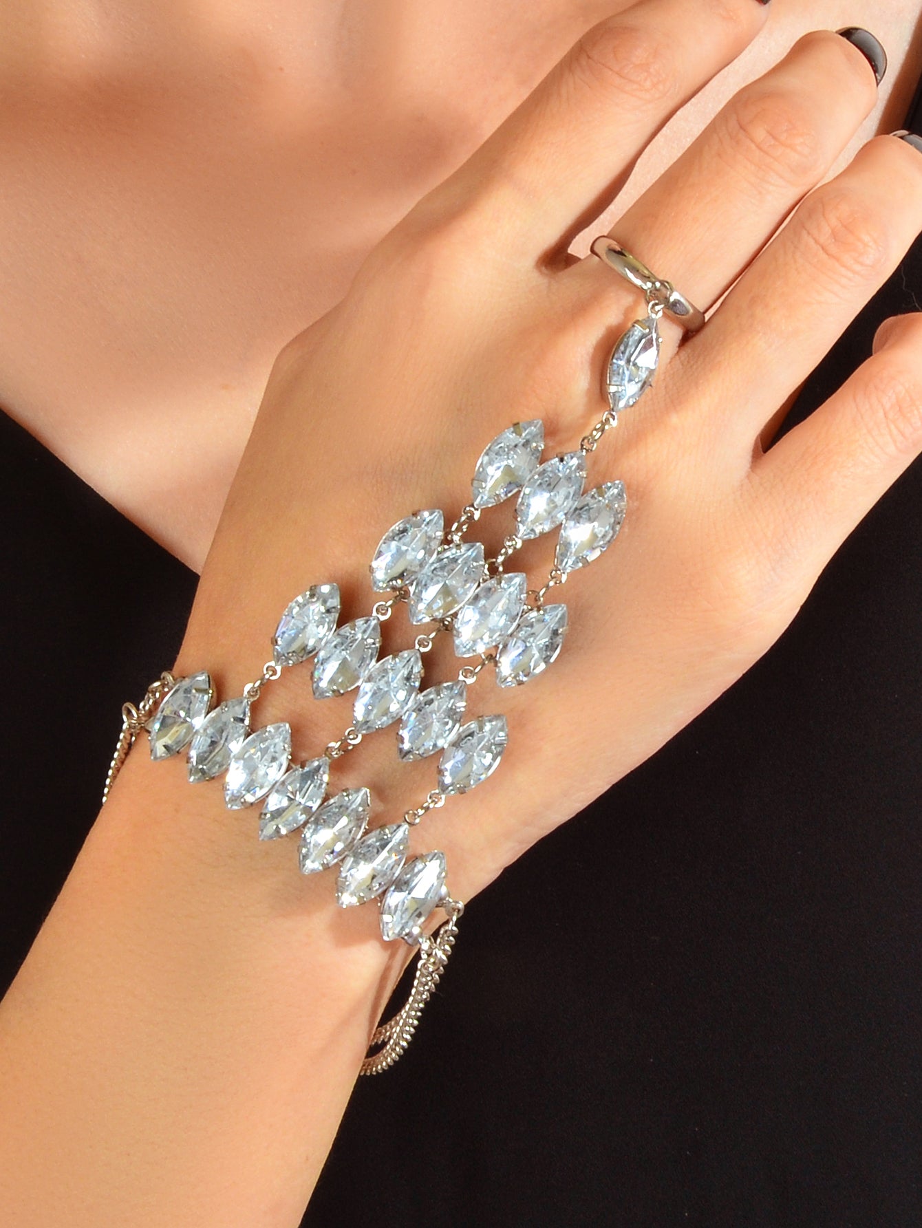 Luxury Full Crystal Silver Chain Slave Bracelet with Finger Ring Party Jewellery