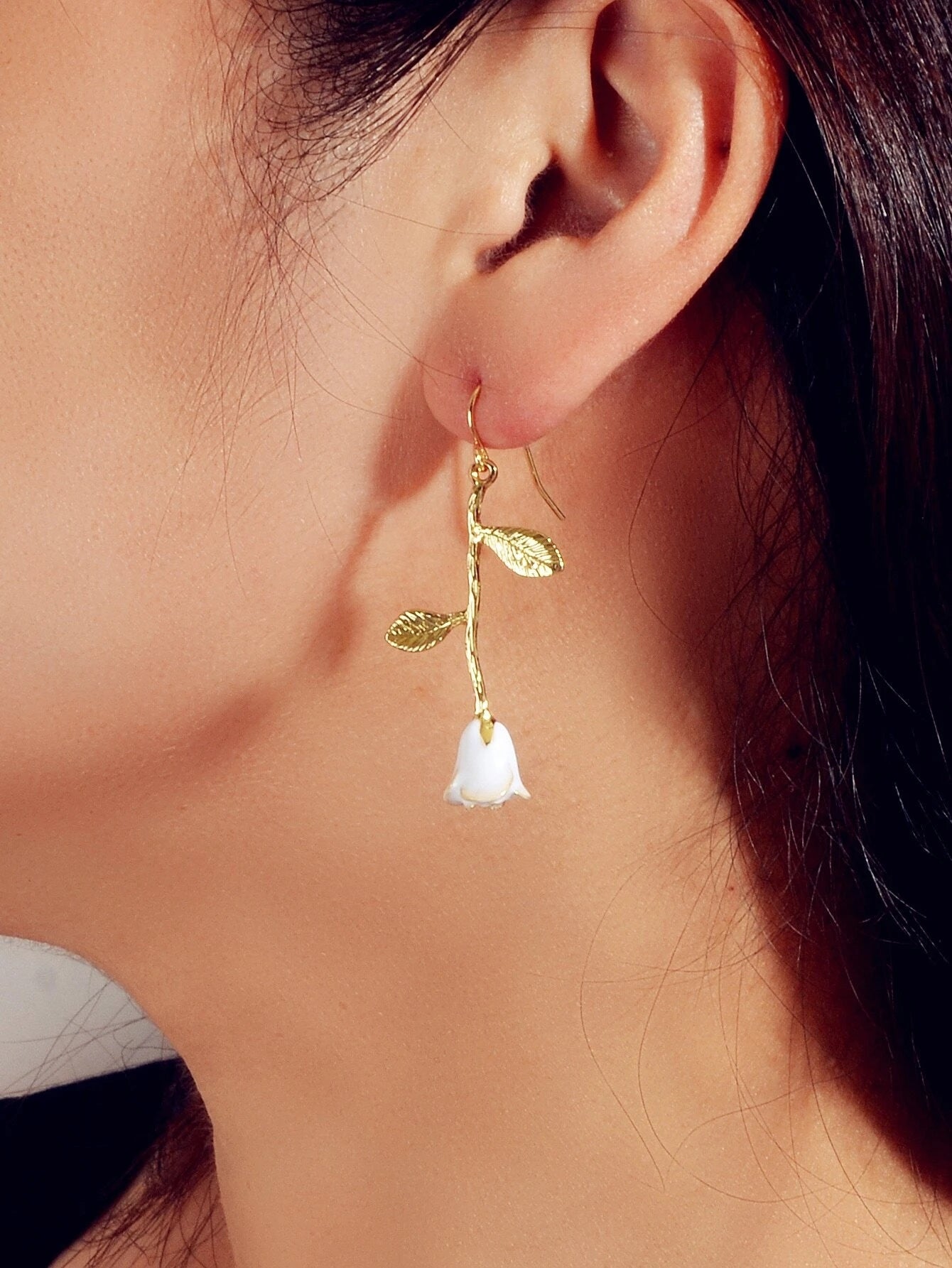 Textured Jewellery White Enamel Flower Gold Drop Earrings Fashion Accessories