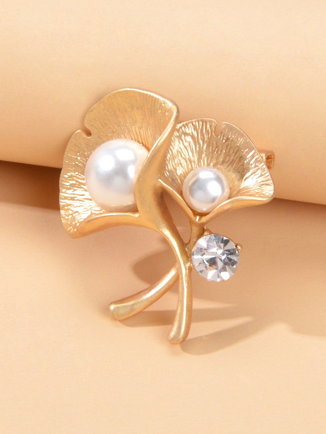 Delicate Pearl Rhinestone Decoration Ginkgo Biloba Leaf Brooch Dress Accessories