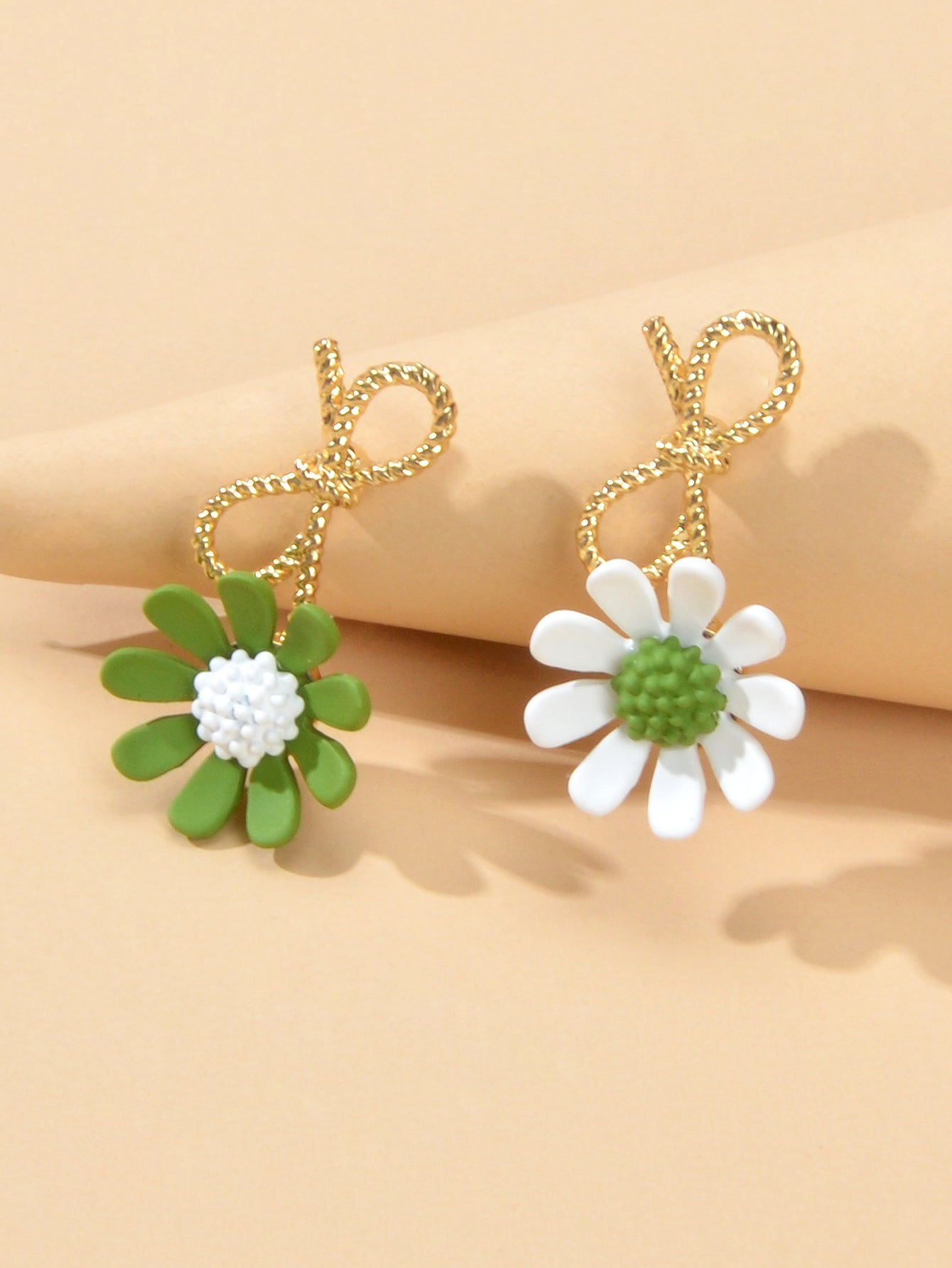 Dainty Gift Women Bow White Green Flower Asymmetric Hypoallergenic Stud Earrings