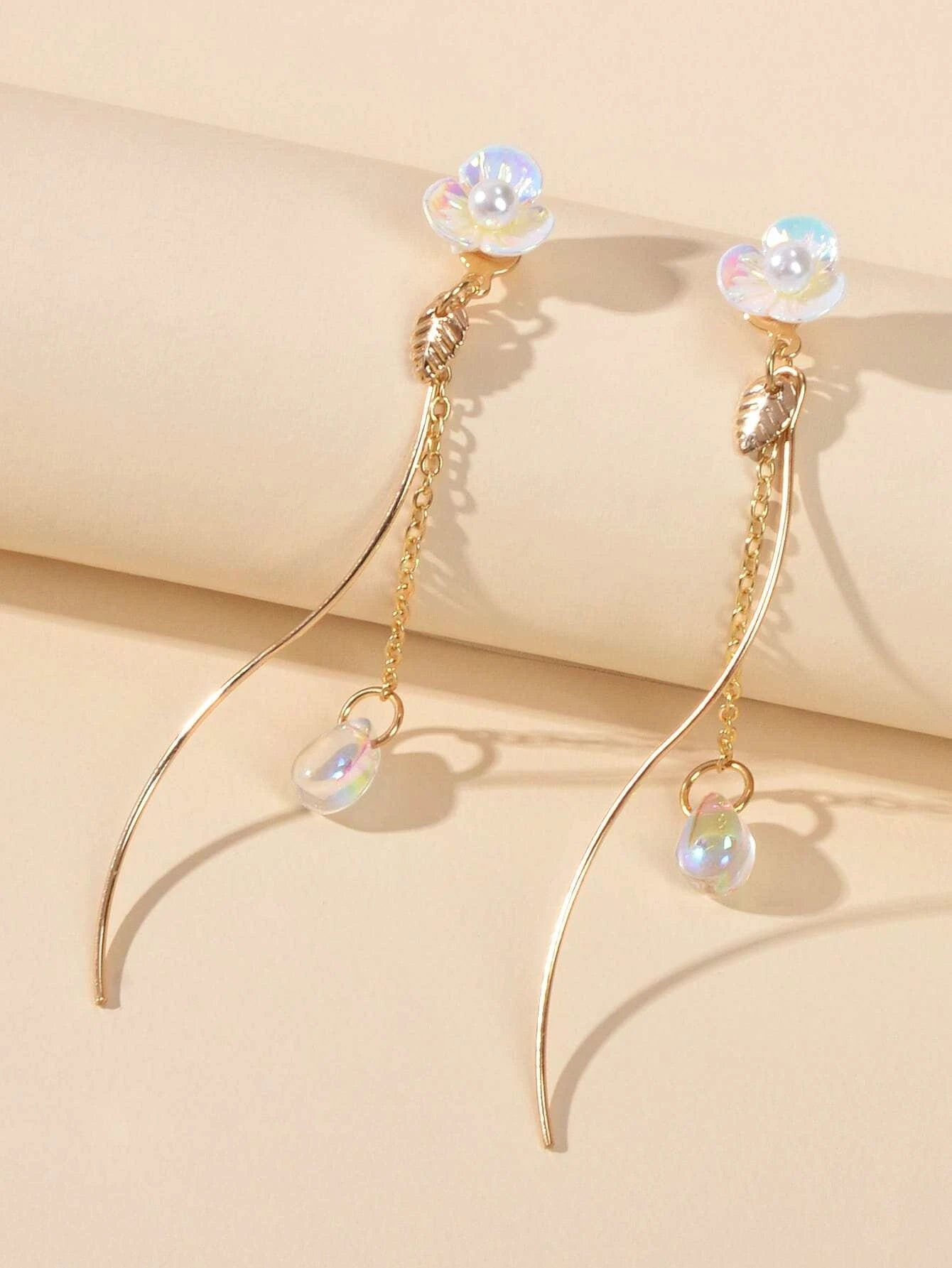 White Flower Gold Chain Dangle Earrings Women Accessories Tassel Stud Jewellery