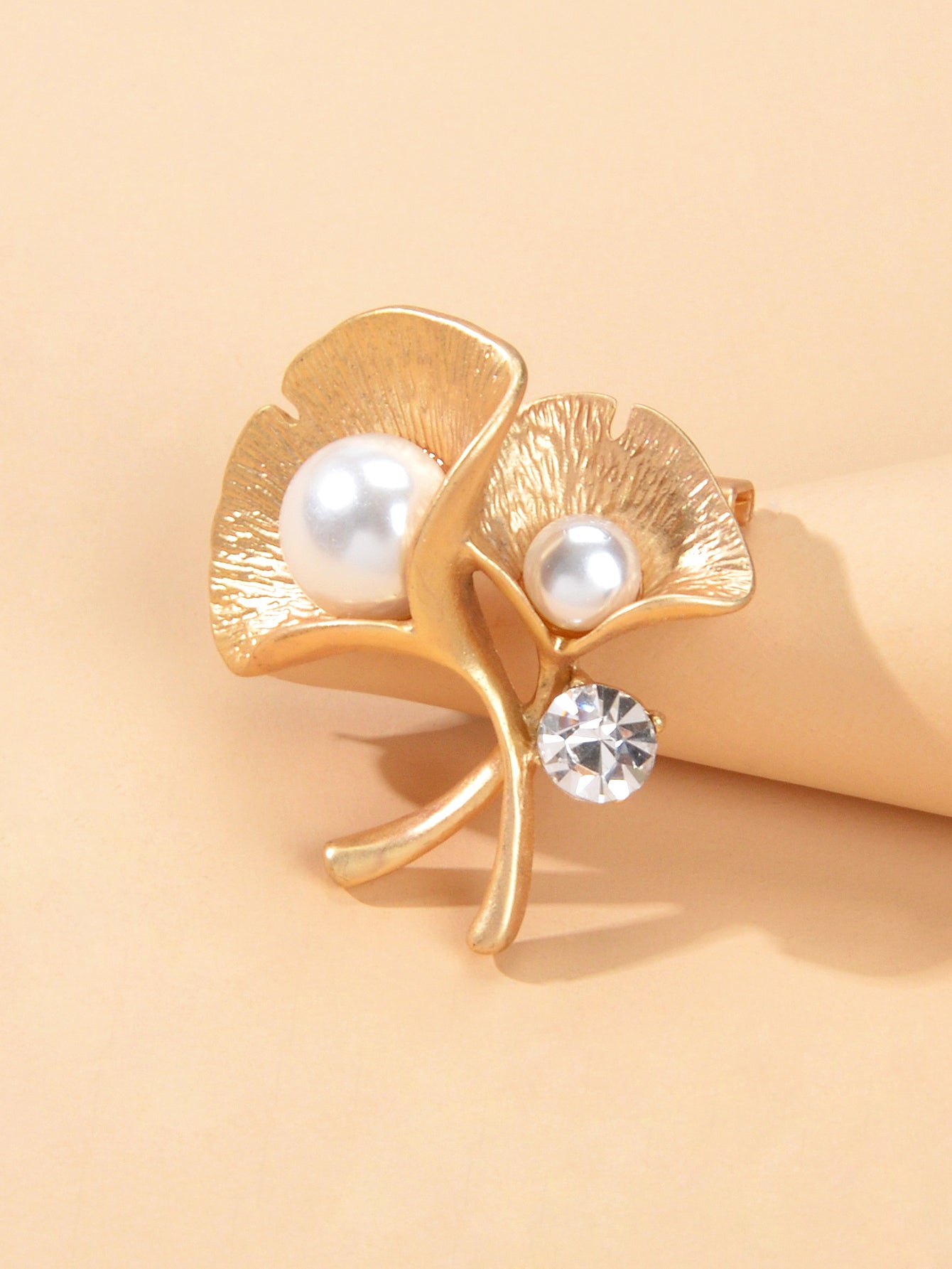 Delicate Pearl Rhinestone Decoration Ginkgo Biloba Leaf Brooch Dress Accessories